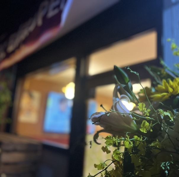 お客様に美味しい焼肉を心ゆくまで楽しんでいただくため、落ち着いた雰囲気作りに力を入れています。和の趣を感じる落ち着いた内観は、年齢を問わずどなた様にも居心地の良い空間です。ゆったりとした空間で、厳選されたお肉を心ゆくまでご堪能ください。