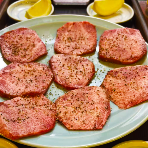 肉質にこだわった『上タン塩』は、本当のタンだけを厚切りでご提供！