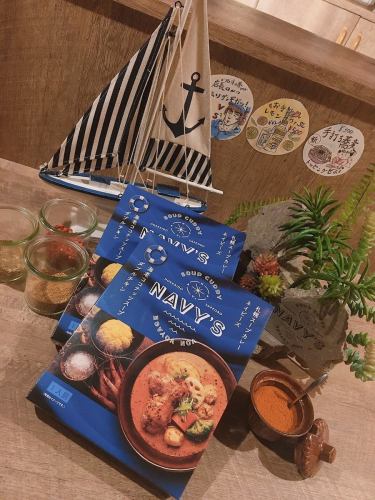 当店のレトルトカレーも販売中！