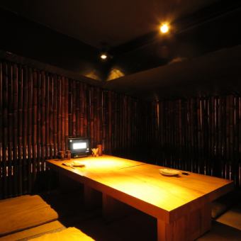 A private room with a sunken kotatsu seating for 4 people.You can relax without worrying about your surroundings.You can use it according to the number of people.