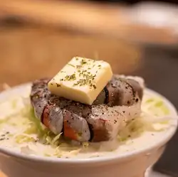 Cream Monja