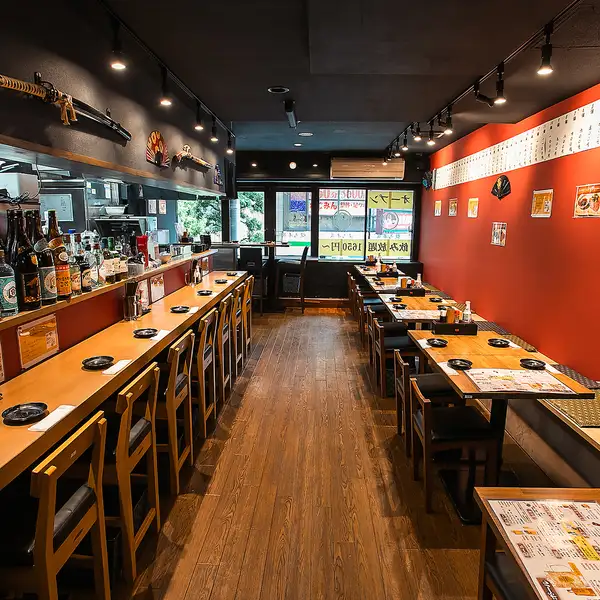 お得な飲み放題付コースは3300円からご用意♪自家製唐揚げ＆ポテトが食べ放題のお得なプランは幅広い場面におすすめです！名物満載の豪華プランまで飲み放題付コースは充実！麹町、半蔵門でご宴会の際は是非80円焼鳥半蔵までご来店下さいませ！【半蔵門/居酒屋/やきとり/焼鳥/飲み放題/レバ刺し/食べ放題/唐揚げ/麹町】