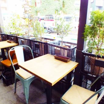 We have seasonal open terrace seating.You can relax slowly in the open section.When you come, please enjoy the bar dishes using a special wine and carefully selected ingredients ♪