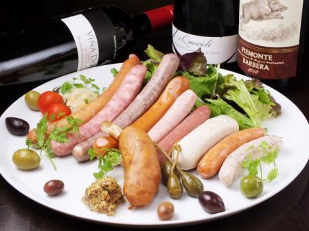 Various types of sausages are available.You can enjoy authentic wines and popular Italian ♪