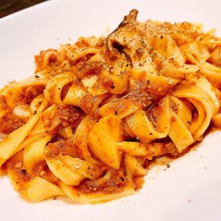 Bolognese with homemade meat sauce and mushrooms