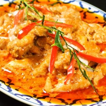 Stir-fried chicken with spicy red curry