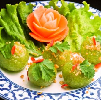 Jade tapioca dumplings with pork
