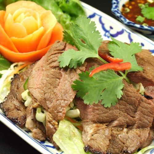 Thai style beef steak with tamarind sauce