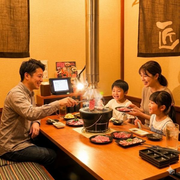 掘りごたつのお座敷でゆったりワイワイ。”いつもより少し特別な時間”を過ごせます。お祝いごとにも◎。