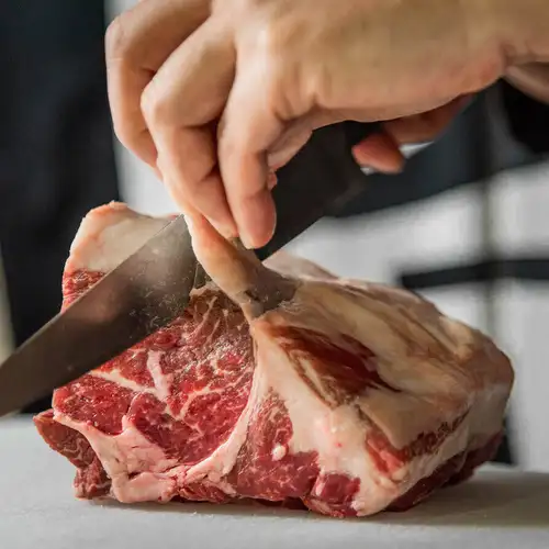 肉職人の手切りでご提供