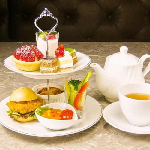 Afternoon tea set with one drink is 2500 yen!