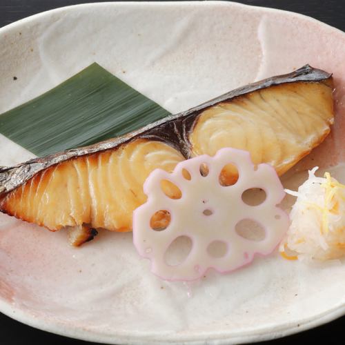 Spanish mackerel (Saikyo-yaki/teriyaki)