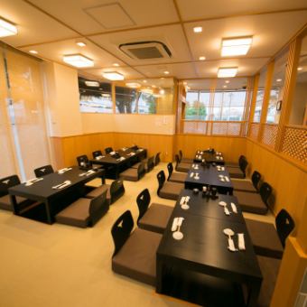 A semi-private room with up to 22 people can be reserved for private use.The spacious seats allow you to relax and relax.Please enjoy it in various situations, such as legal matters and celebrations with children, company banquets and local gatherings.
