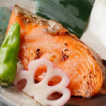 "2025 Winter Seasonal Banquet Course" Six pieces of sushi, grilled salmon in Kyoto style, fried pufferfish, etc. [8 dishes in total] *Photo is for illustrative purposes only
