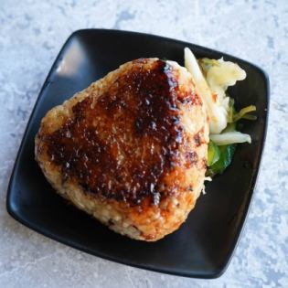 相当丰盛的烤饭团
