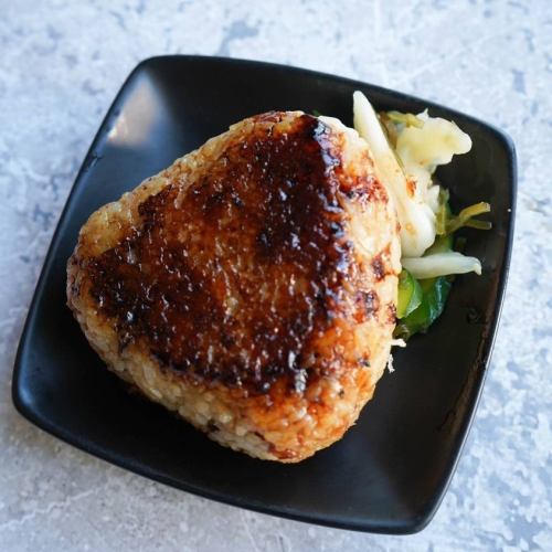 けっこうボリューミーな焼きおにぎり