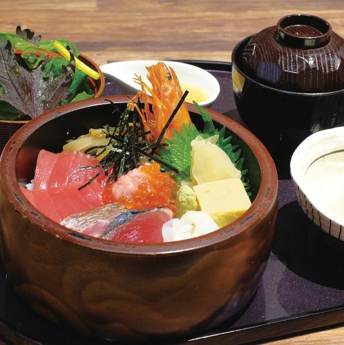 [Lunch menu using fresh seafood] Seafood bowl