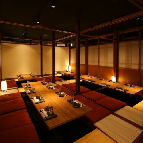 【団体宴会が掘りごたつ個室でご利用可◎】最大45名様までご案内できます！足元は広々としたスペースで足をのばしてお寛ぎいただけますので、大人数でも安心♪♪♪お食事・お酒はもちろん、空間までご満足いただけるようご用意致しました☆★いつもとひと味違った飲み会、お食事会などの各種宴会を演出したい方は必見◎