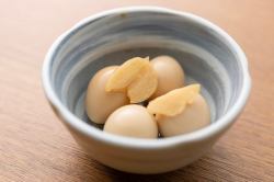 うずらの卵ニンニク醤油漬け