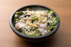 生ハムとクルトンのシーザーサラダ