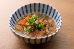 たなぼた牛モツ味噌煮込み