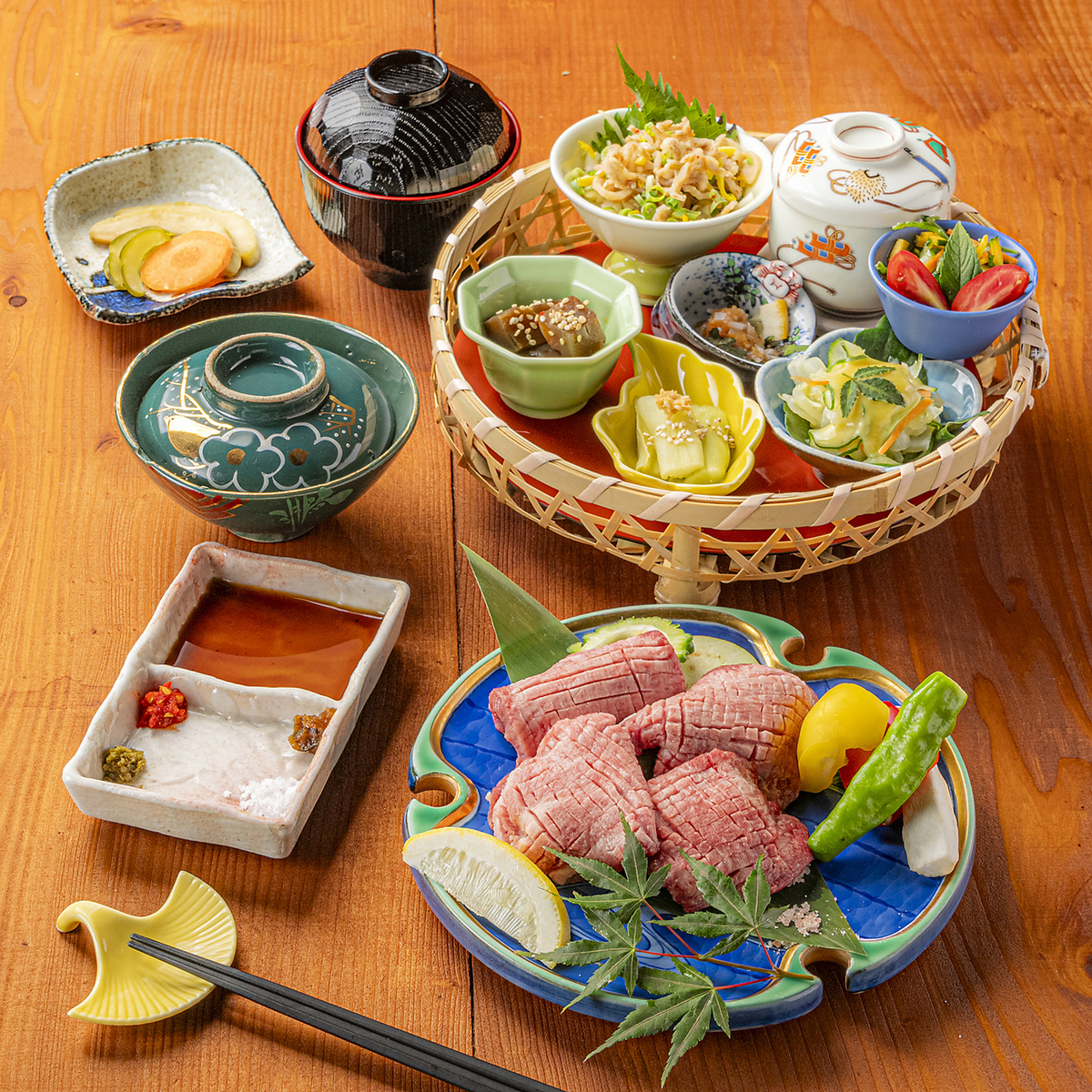 【ランチ】花橘御膳四季折々の前菜が付いた黒毛和牛の極上牛タンコース全13品≪7,700円(税込)≫ | 炭火焼 花橘