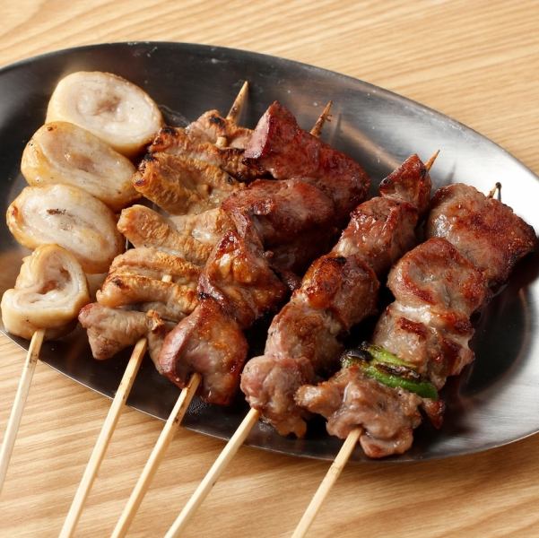 【もつ焼】当店自慢のもつ焼は、こだわりの備長炭で焼き上げた逸品◎焼きたて熱々をお召し上がりください♪