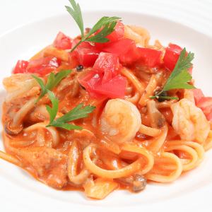 小海老とキノコのトマトクリームスパゲティ