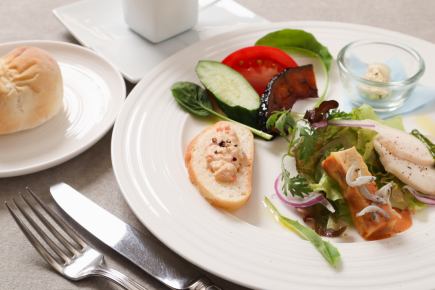 【僅限1月】人氣午餐套餐，平日晚餐也能享用！ ◆特價2850日圓/數量有限◆