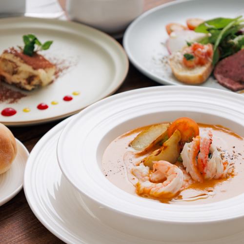 甘海老とずわい蟹の濃厚トマトクリームシチュー
