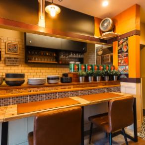 お1人様やデートのピッタリなカウンター席。店主との会話も楽しめる特等席となっております♪