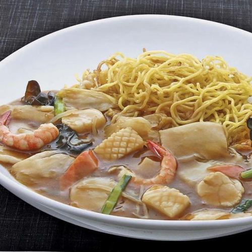 【旨味たっぷり五目あんが麺に絡む幸せ】五目あんかけ焼そば