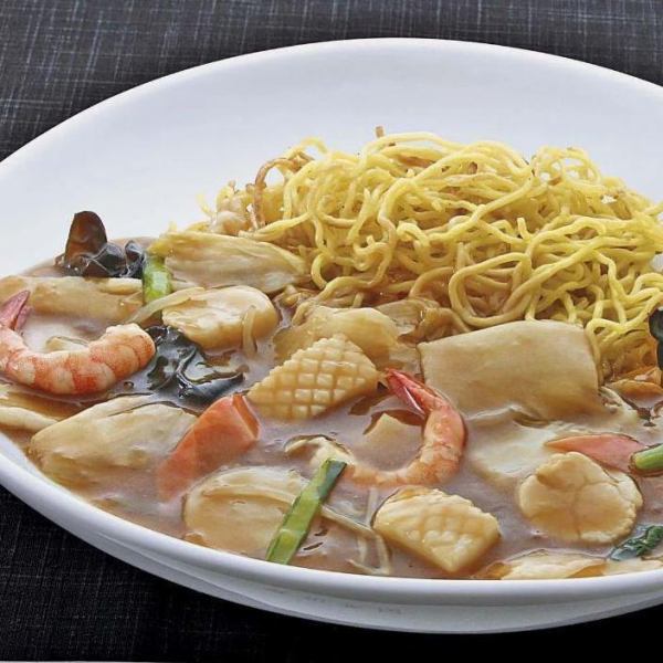 【旨味たっぷり五目あんが麺に絡む幸せ】五目あんかけ焼そば