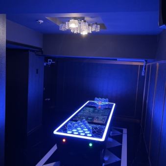 16名様までご利用可能な完全個室！プライベートな空間なのでわいわいとみんなで楽しむのも◎、カップルシートとしてゆったりとお酒を楽しむのも◎です！