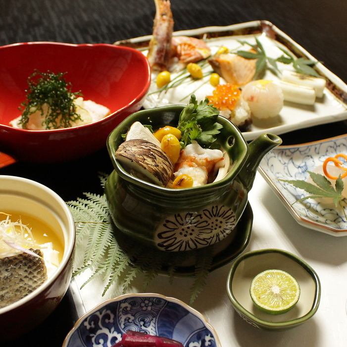 Kaiseki cooking dishes using plenty of seasonal ingredients are ◎! The long-established restaurant that has been in business for 80 years has been renewed ☆