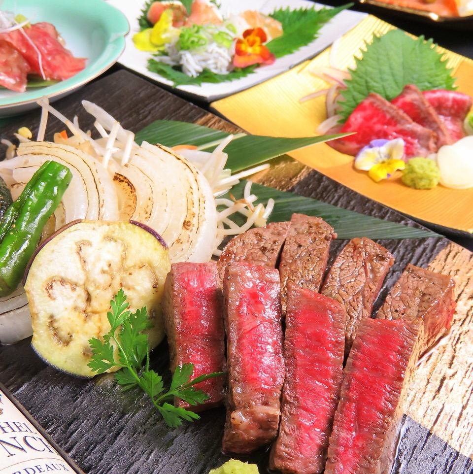 目の前の鉄板で焼き上げるステーキは絶品。