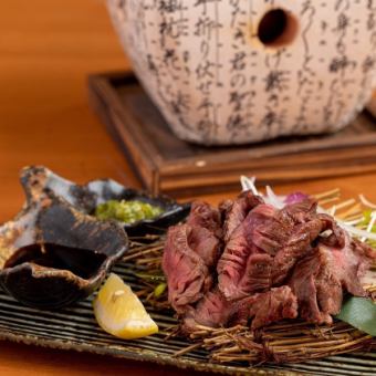 【含120分钟无限畅饮】9道菜3500日元（含税）套餐，包括草烤鲣鱼鲣鱼、炉端牛裙排、炸萝卜等。