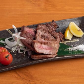 【含120分钟无限畅饮】生鱼片拼盘、鲣鱼鲣鱼、烤鱼、牛舌等11道菜品4,000日元（含税）套餐。