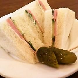 ham and cucumber sandwich