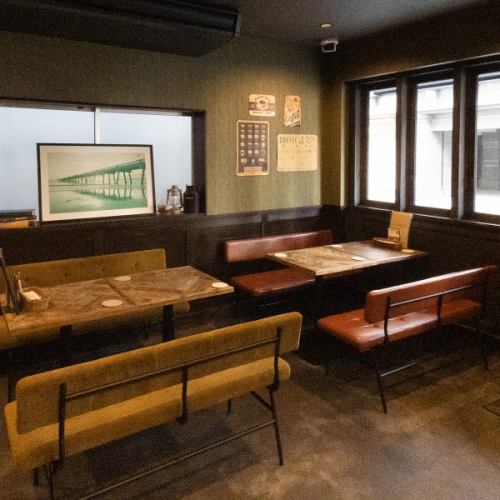 昼はカフェ、夜はお洒落バルでディナー