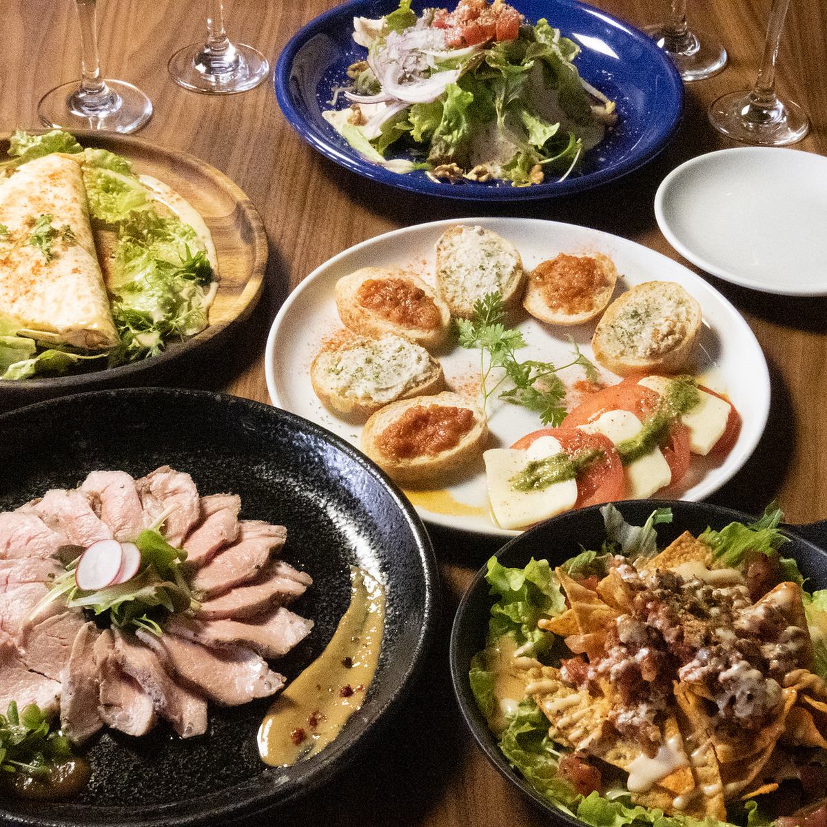 飲み放題が付いて4000円と、とてもお得なコースもご用意◎