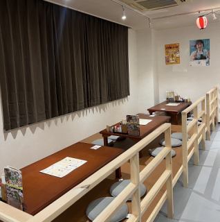 We have a spacious tatami room available.We welcome you to come and relax with your family, company parties or friends.