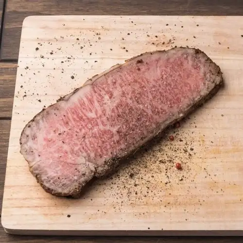 “归根结底，我认为人类最美味的佳肴是肉类。”“