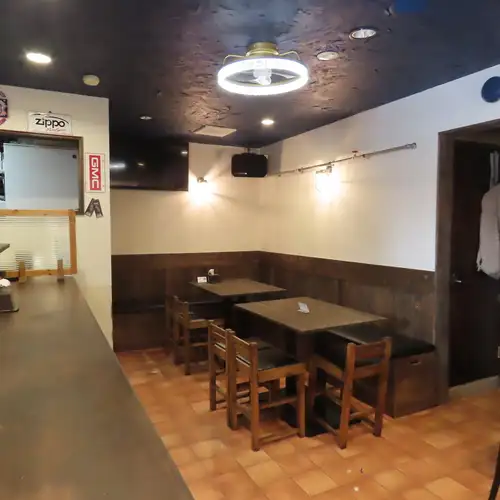 隠れ家的で素敵な店内