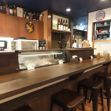 当店は豊富な種類のお席をご用意しております。カウンター席では、お仕事帰りや休日にしっぽりと呑む際にオススメです◎