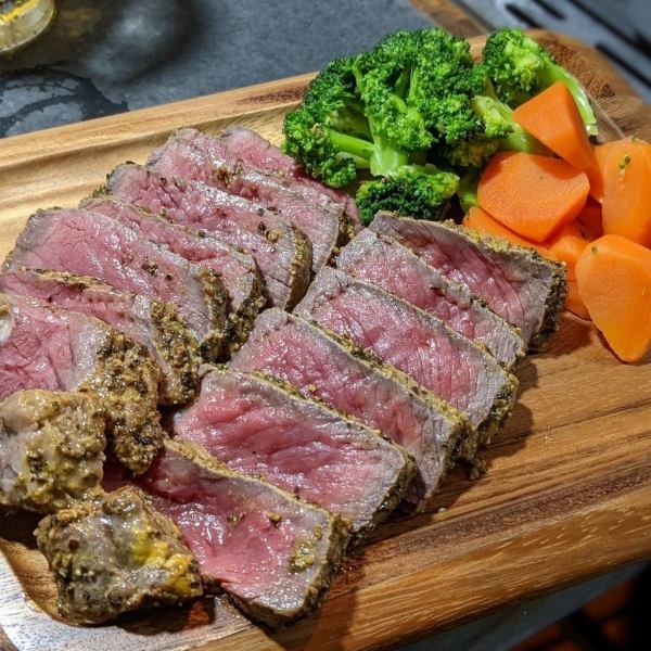 <Perfect with alcohol★> Sirloin steak 200g 2200 yen (tax included)~