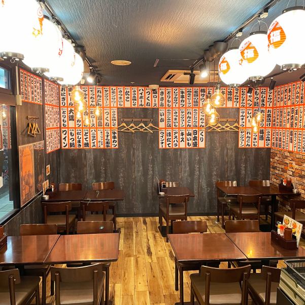 ≪Table seats≫ The interior of the restaurant is an open, lively, and homely space◎You can enjoy kushikatsu, giblet hotpot, and doteyaki at reasonable prices♪Great for a drink after work, a meal with friends, or any kind of banquet. Perfect! We look forward to your visit♪