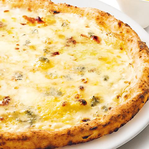 4 kinds of cheese pizza with organic honey