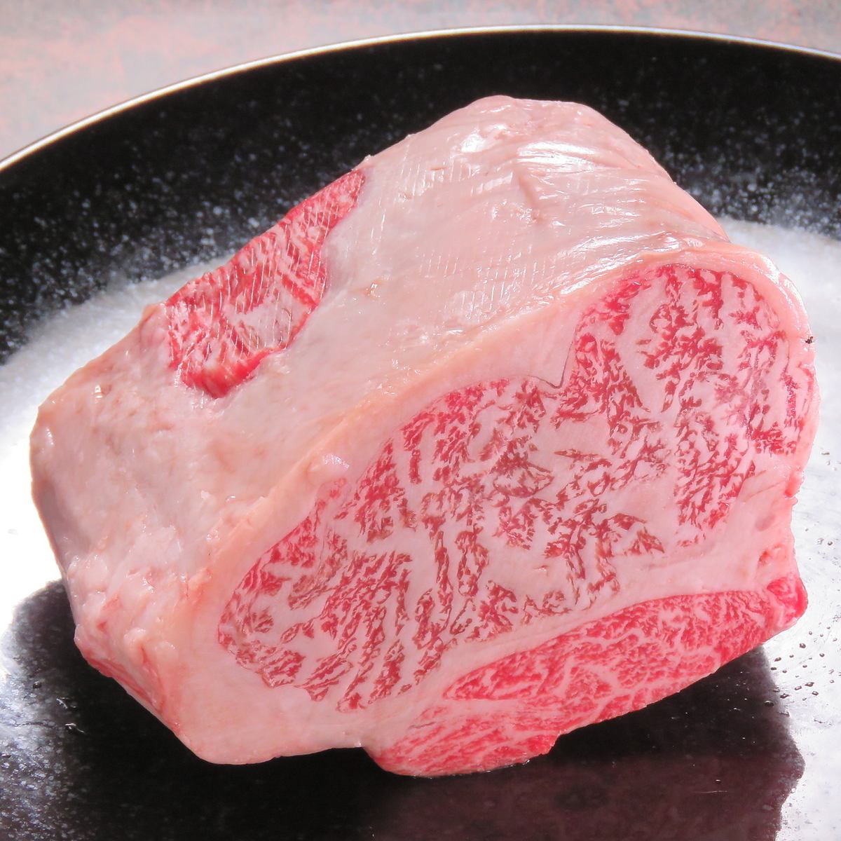 홋카이도산 흑모 와규 등 고품질의 고기를 즐길 수 있습니다.