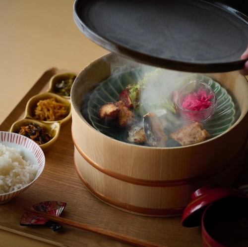 【Lunch】大人気！健康志向の和食── 湯けむり御膳 ──